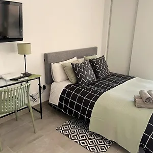 lola-home.hotelsinnerja.org/